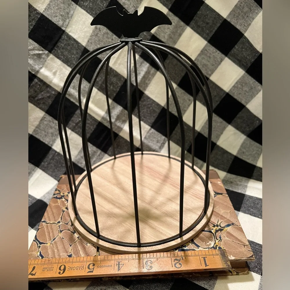 NWOT TARGET METAL HALLOWEEN CLOCHE.